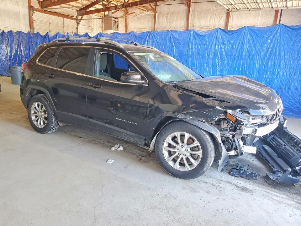 52862026 :رقم المزاد ، 1C4PJLCB9KD263934 vin ، 2019 Jeep Cherokee مزاد بيع