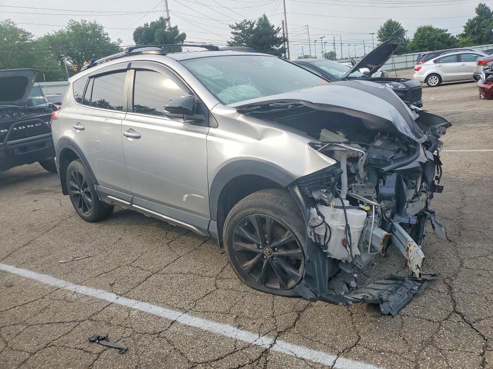 53900936 :رقم المزاد ، 2T3RFREV7JW823973 vin ، 2018 Toyota Rav4 مزاد بيع