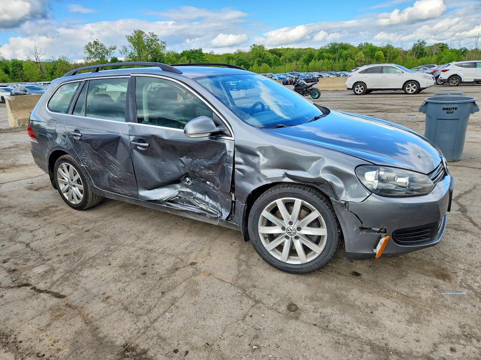 53828626 :رقم المزاد ، 3VWPL7AJXEM611645 vin ، 2014 Volkswagen Jetta مزاد بيع