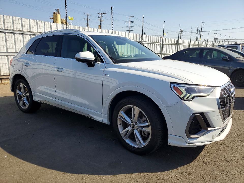55041286 :رقم المزاد ، WA1EECF31N1008159 vin ، 2022 Audi Q3 مزاد بيع