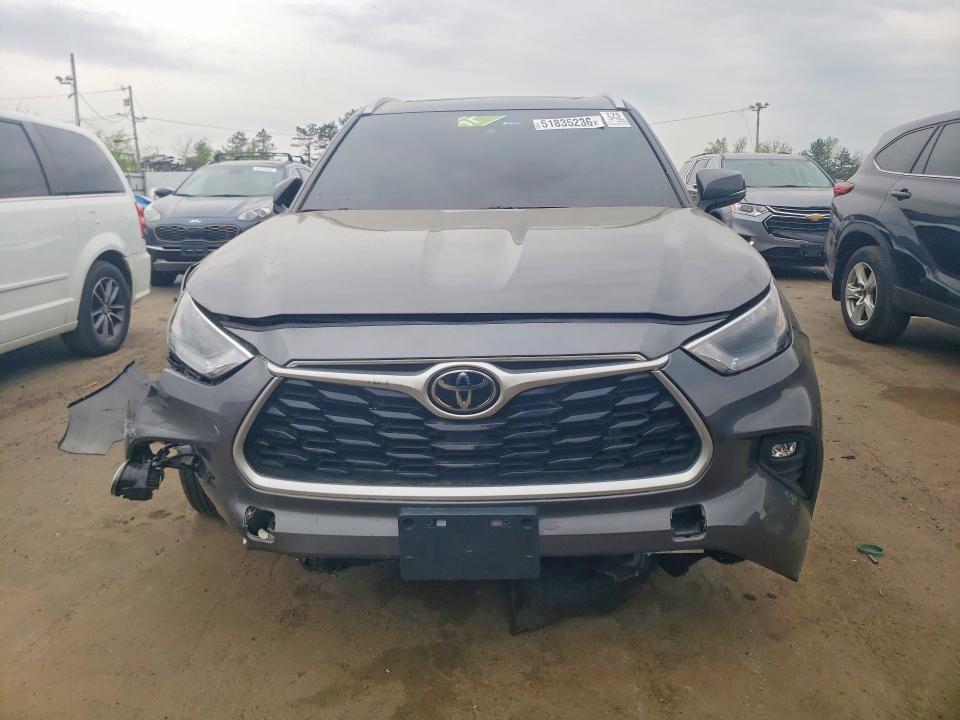 51835236 :رقم المزاد ، 5TDGZRAH1NS550678 vin ، 2022 Toyota Highlander مزاد بيع