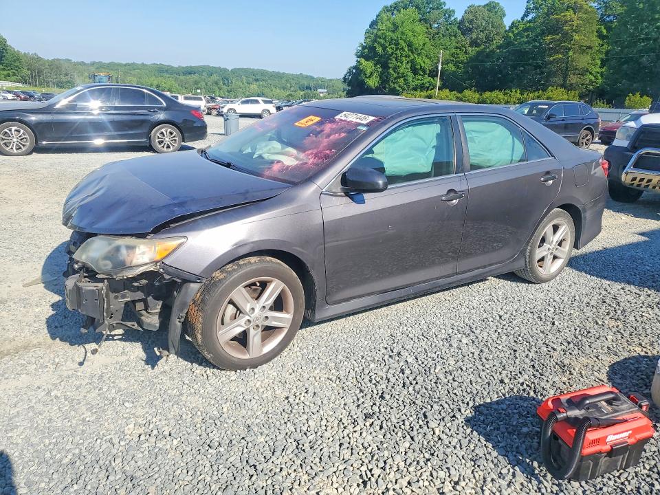54271446 :رقم المزاد ، 4T1BF1FK2EU862427 vin ، 2014 Toyota Camry مزاد بيع