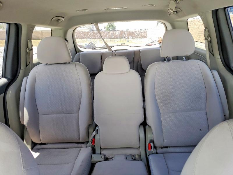 55420936 :رقم المزاد ، KNDMB5C15J6396616 vin ، 2018 Kia Sedona مزاد بيع