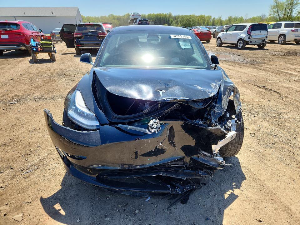 Продажа на аукционе авто 2018 Tesla Model 3, vin: 5YJ3E1EA8JF037693, номер лота: 52383156