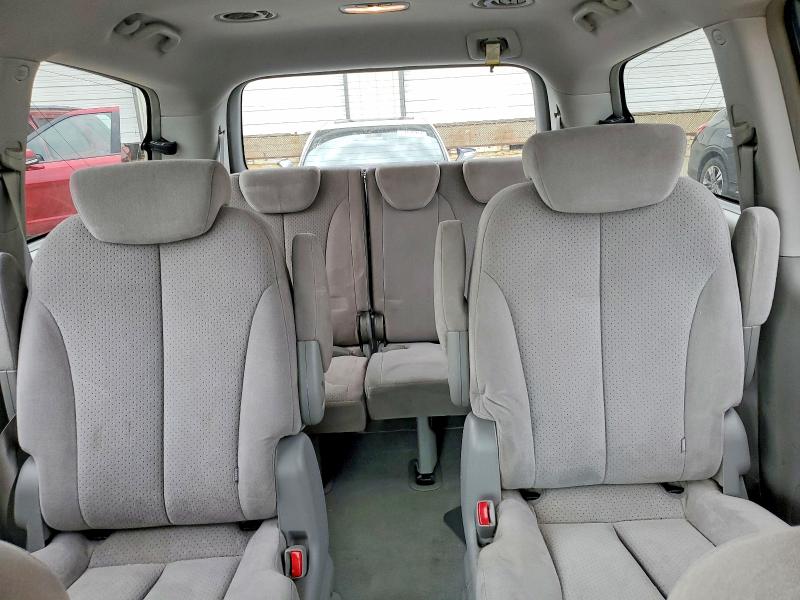 2007 Hyundai Entourage მანქანა იყიდება აუქციონზე, vin: KNDMC233276042901, აუქციონის ნომერი: 48750506