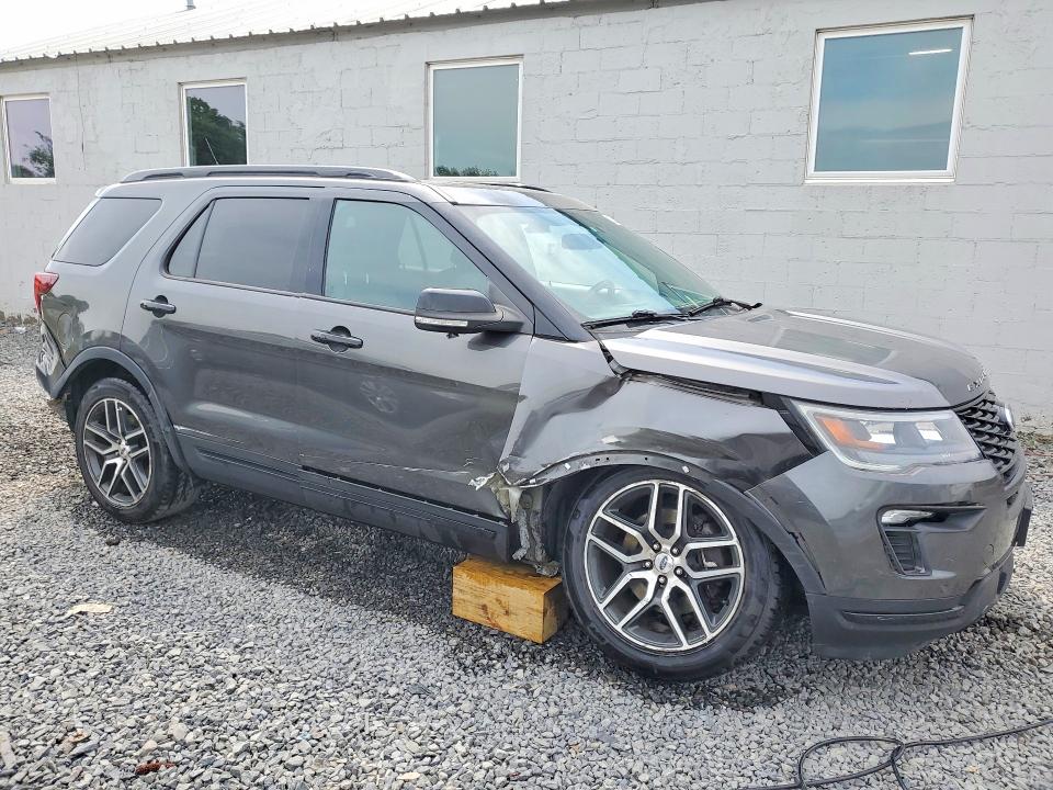 53325516 :رقم المزاد ، 1FM5K8GT1JGC50866 vin ، 2018 Ford Explorer مزاد بيع
