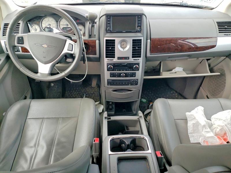 49794236 :رقم المزاد ، 2A4RR5D15AR110511 vin ، 2010 Chrysler Town & Country مزاد بيع