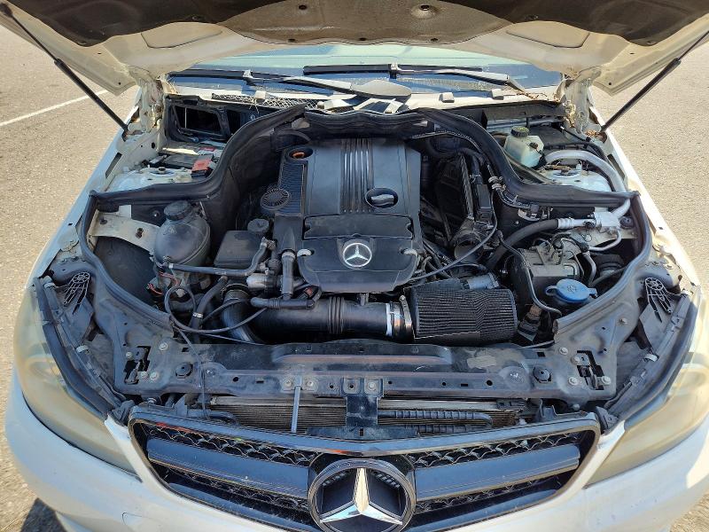 Продажа на аукционе авто 2012 Mercedes-benz C, vin: WDDGF4HB3CA623837, номер лота: 52304076