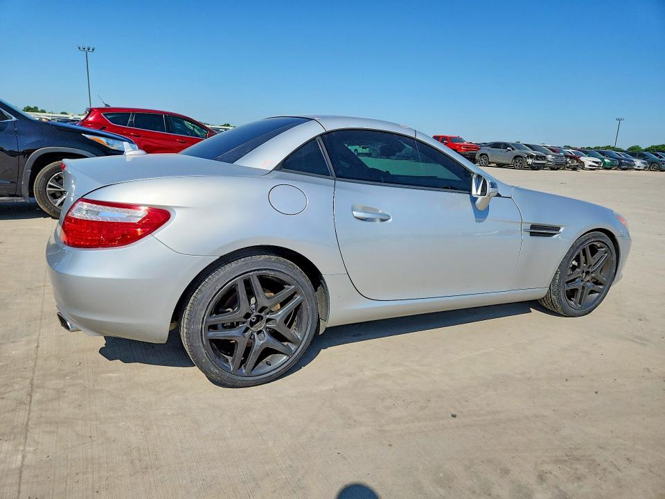 Продажа на аукционе авто 2012 Mercedes-benz Slk, vin: WDDPK5HA5CF040407, номер лота: 53061986