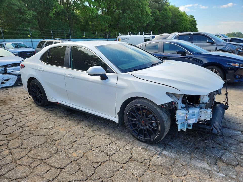 53234966 :رقم المزاد ، 4T1G11AK4MU477817 vin ، 2021 Toyota Camry مزاد بيع