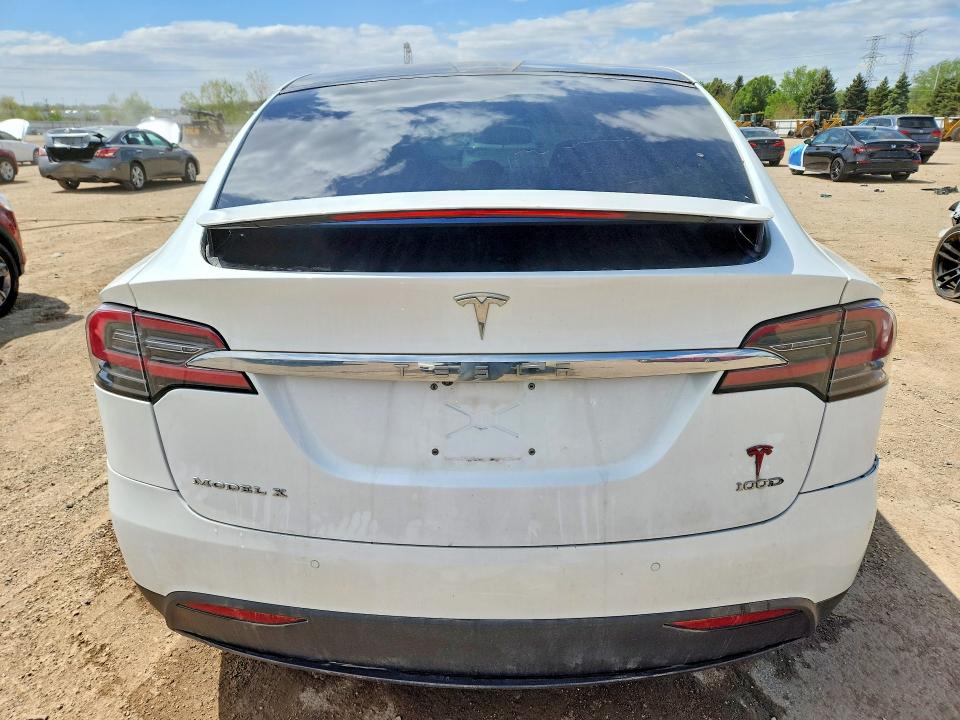 52499456 :رقم المزاد ، 5YJXCDE23JF112060 vin ، 2018 Tesla Model X مزاد بيع