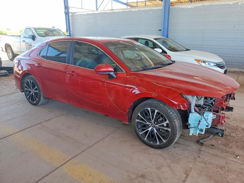 2019 Toyota Camry Hybrid მანქანა იყიდება აუქციონზე, vin: 4T1B21HK1KU014155, აუქციონის ნომერი: 54592706