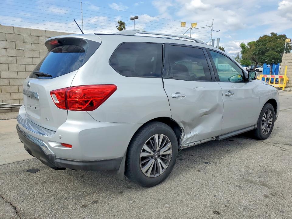 2017 Nissan Pathfinder მანქანა იყიდება აუქციონზე, vin: 5N1DR2MN6HC607213, აუქციონის ნომერი: 52406136