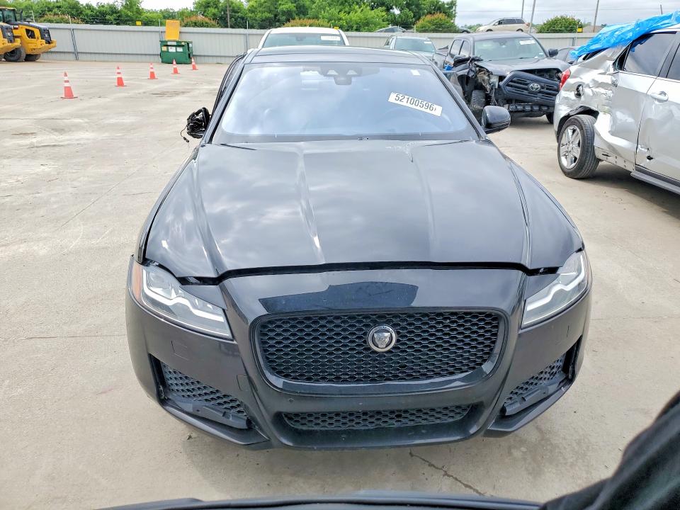 52100596 :رقم المزاد ، SAJBK4BV4GCY15332 vin ، 2016 Jaguar Xf مزاد بيع