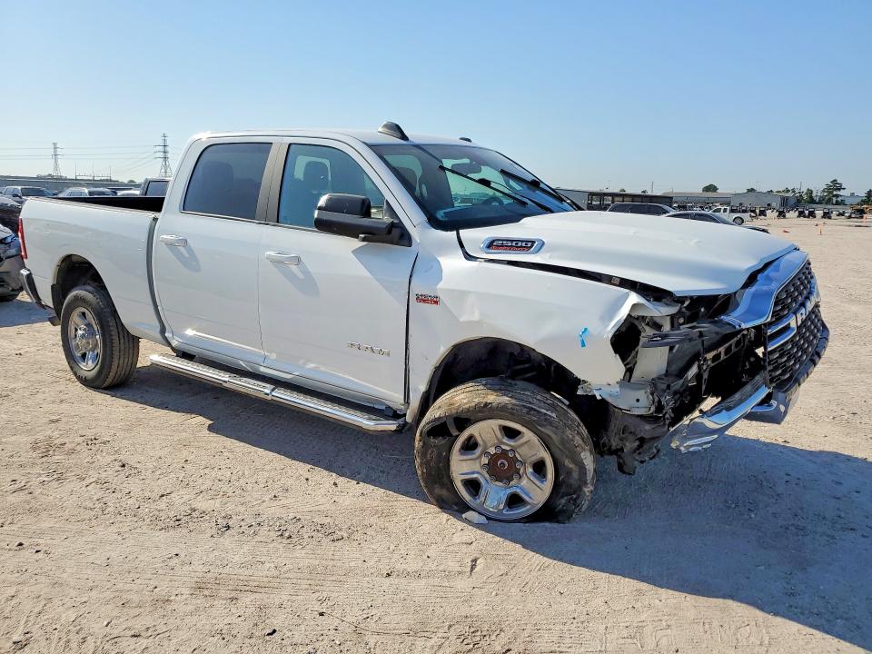 53552556 :رقم المزاد ، 3C6UR5DJ7NG182717 vin ، 2022 Ram 2500 مزاد بيع