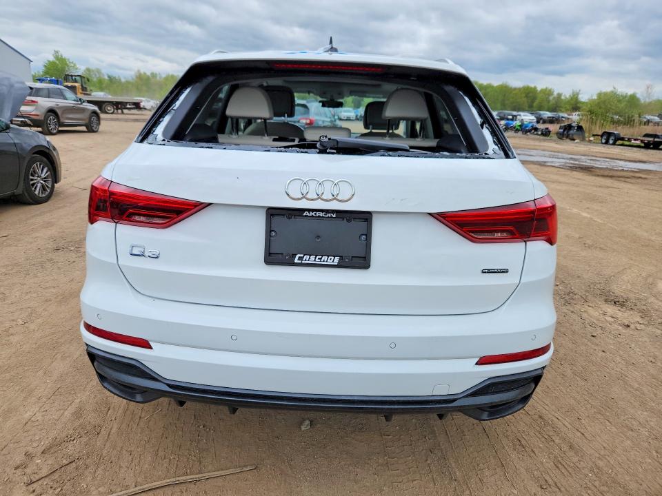 51372666 :رقم المزاد ، WA1EECF3XM1002519 vin ، 2021 Audi Q3 مزاد بيع