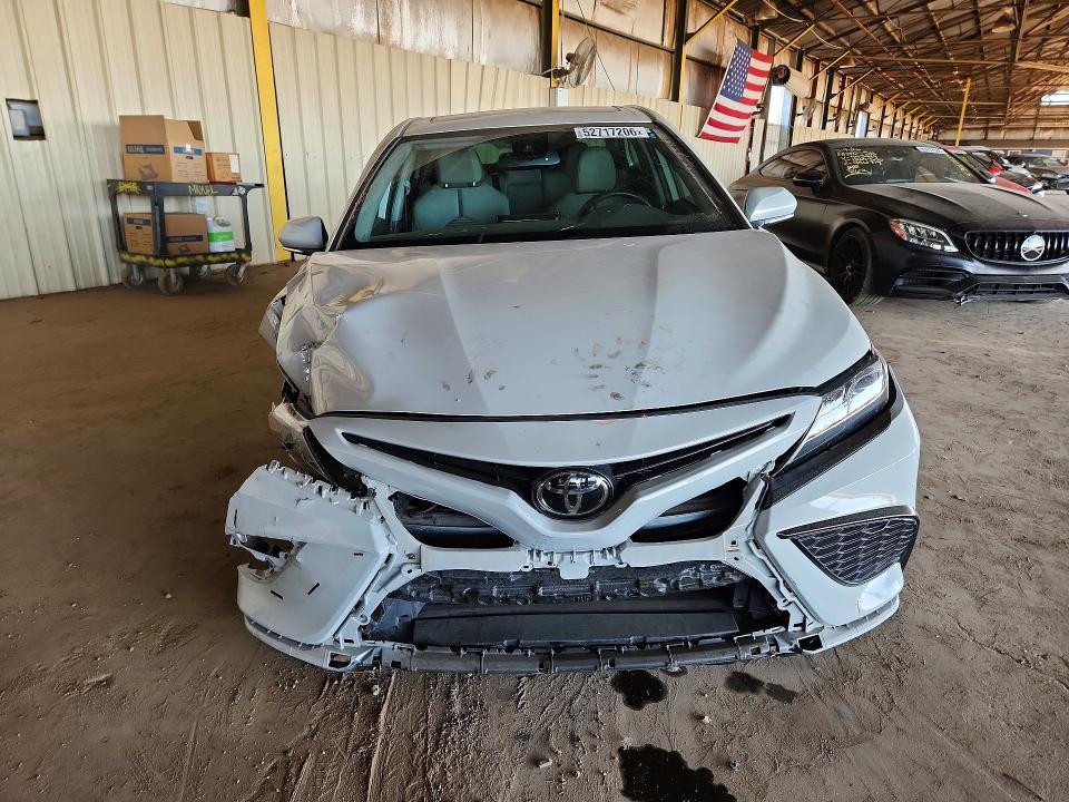 52717206 :رقم المزاد ، 4T1T11AK0NU054264 vin ، 2022 Toyota Camry مزاد بيع