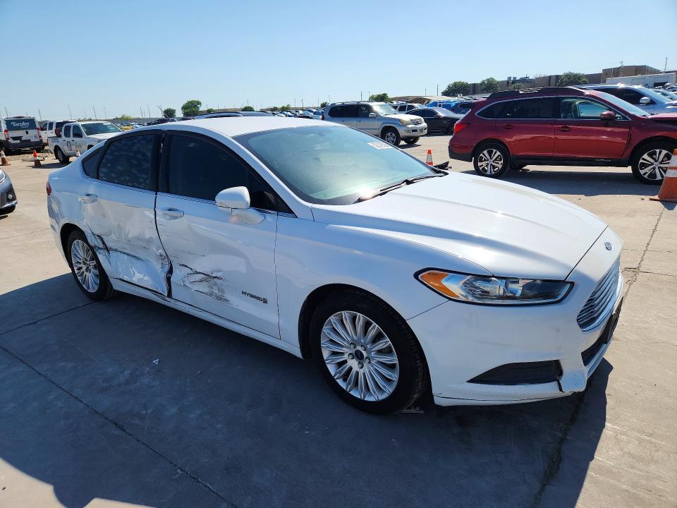 Продажа на аукционе авто 2016 Ford Fusion, vin: 3FA6P0LU0GR358199, номер лота: 53379026