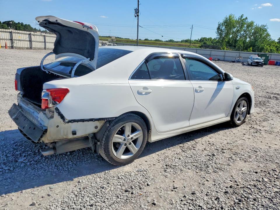 52087306 :رقم المزاد ، 4T1BF1FKXEU838991 vin ، 2014 Toyota Camry مزاد بيع