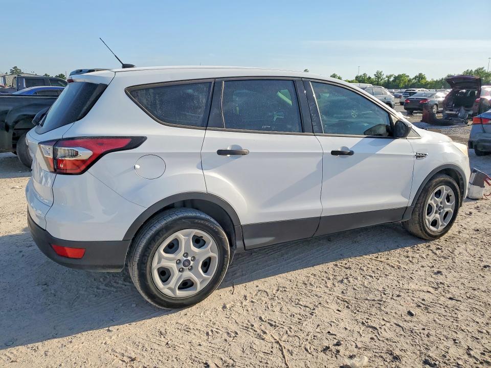 53840066 :رقم المزاد ، 1FMCU0F70HUC00429 vin ، 2017 Ford Escape مزاد بيع