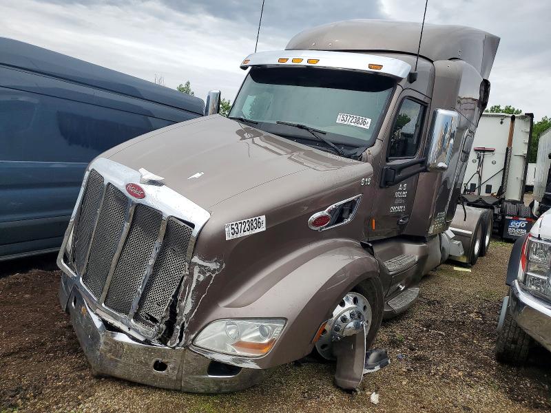 Продажа на аукционе авто 2017 Peterbilt 579, vin: 1NPBGGGG80D455616, номер лота: 53723836