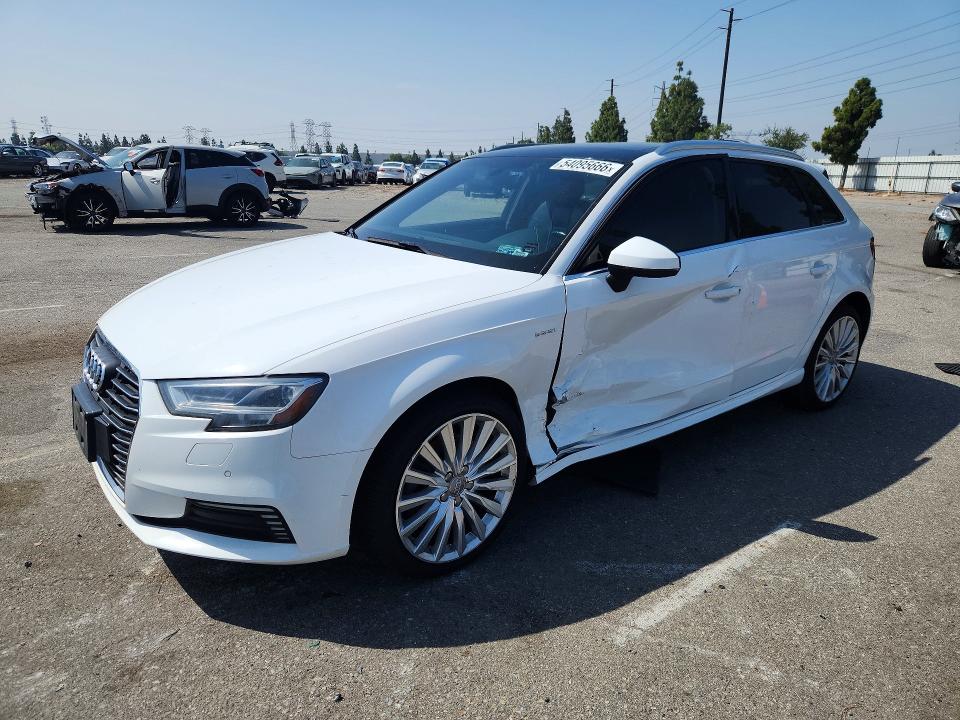 Продажа на аукционе авто 2017 Audi A3, vin: WAUTPBFFXHA056045, номер лота: 54095666