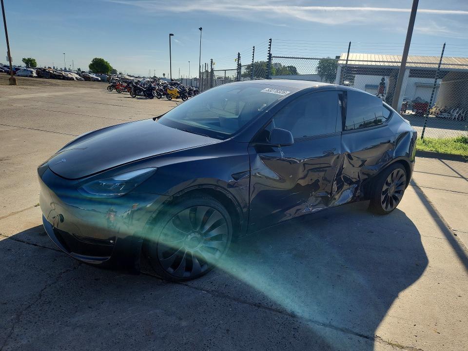 53278326 :رقم المزاد ، 7SAYGDEF5RF061364 vin ، 2024 Tesla Model Y مزاد بيع