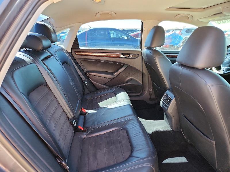 52589806 :رقم المزاد ، 1VWCN7A30DC137392 vin ، 2013 Volkswagen Passat مزاد بيع