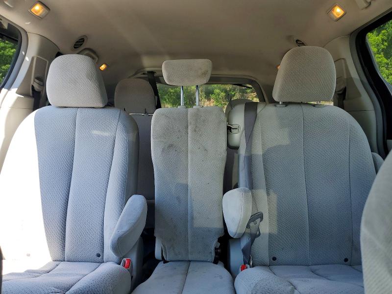55271296 :رقم المزاد ، 5TDKK3DC9BS024290 vin ، 2011 Toyota Sienna مزاد بيع