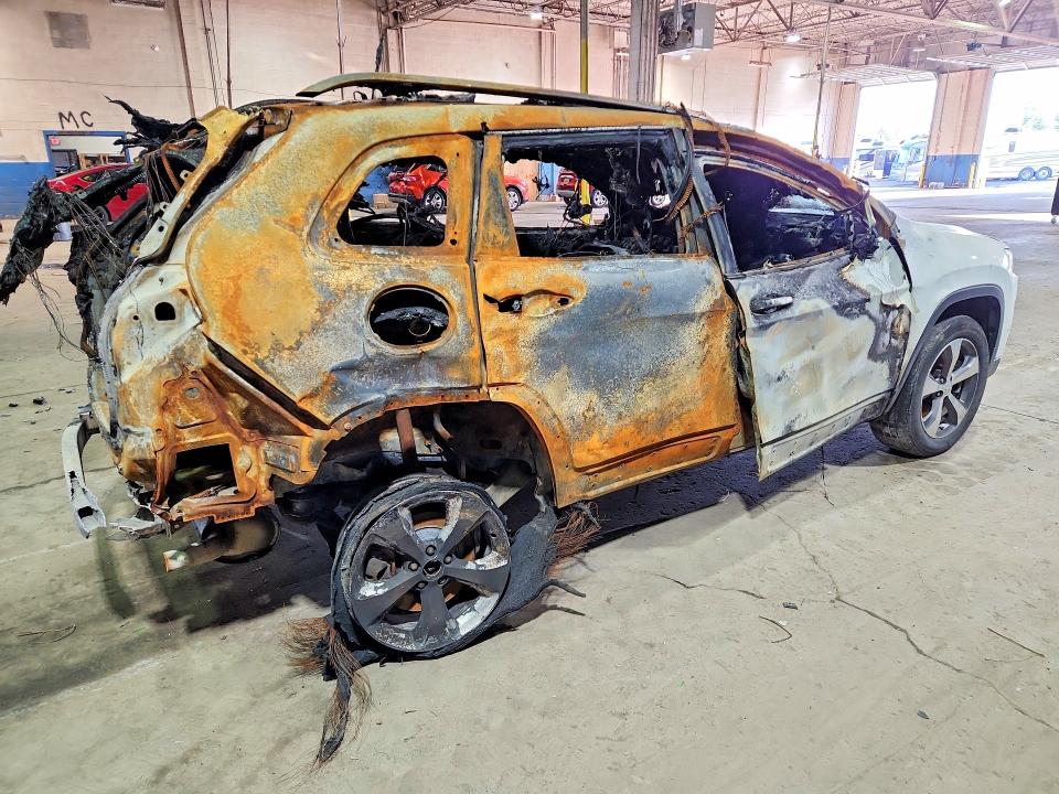 Продаж на аукціоні авто 2019 Jeep Cherokee, vin: 1C4PJMDN4KD320474, номер лоту: 54451096