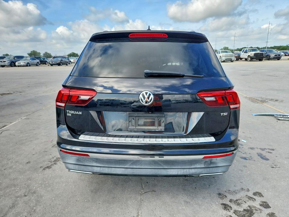 Продажа на аукционе авто 2018 Volkswagen Tiguan, vin: 3VV3B7AX1JM008748, номер лота: 54123056