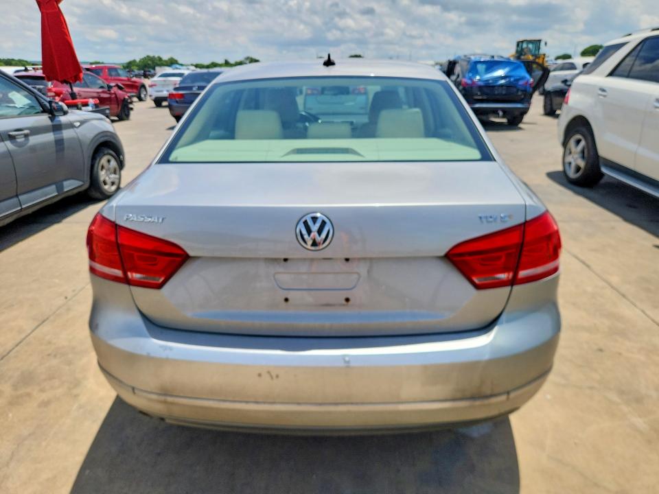 54909556 :رقم المزاد ، 1VWBN7A33EC102391 vin ، 2014 Volkswagen Passat مزاد بيع