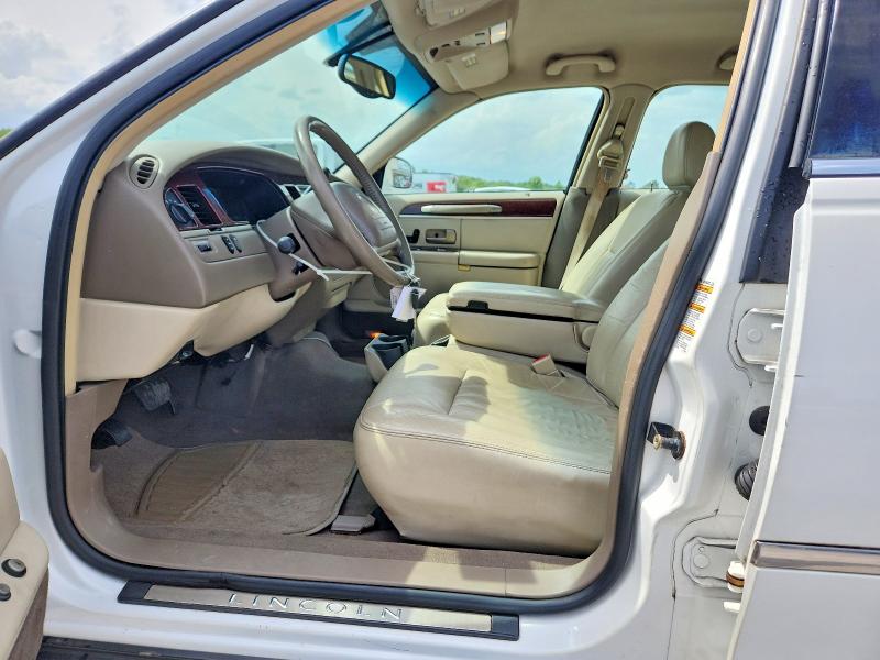 2003 Lincoln Town Car მანქანა იყიდება აუქციონზე, vin: 1LNHM81W13Y692120, აუქციონის ნომერი: 53987456