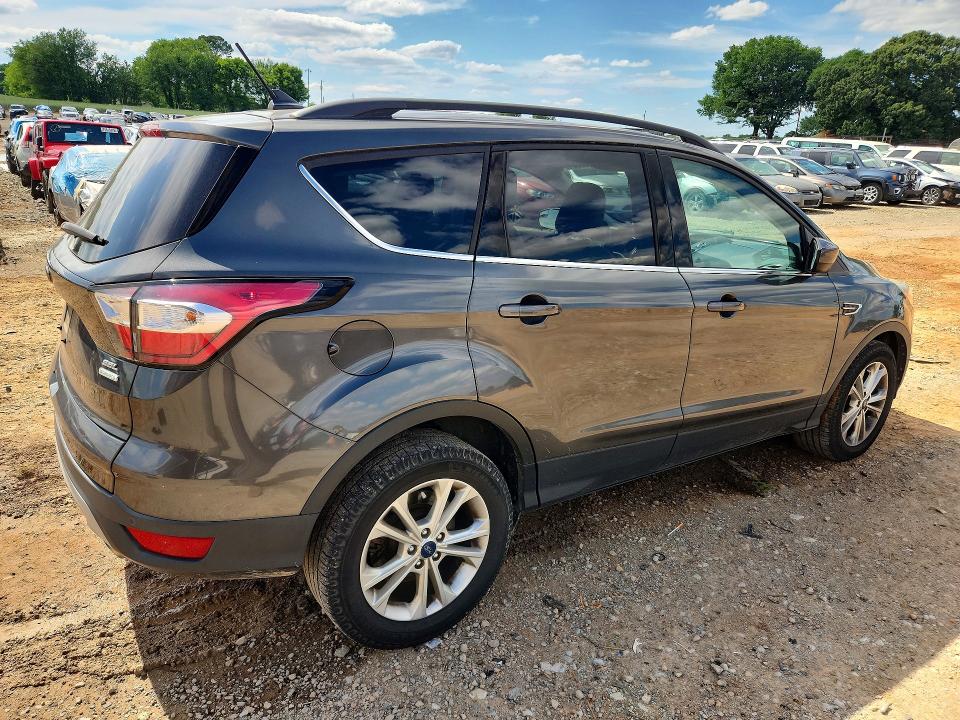 52938346 :رقم المزاد ، 1FMCU0HD4JUA47725 vin ، 2018 Ford Escape مزاد بيع