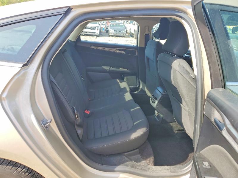 54070156 :رقم المزاد ، 3FA6P0HD9KR266624 vin ، 2019 Ford Fusion مزاد بيع
