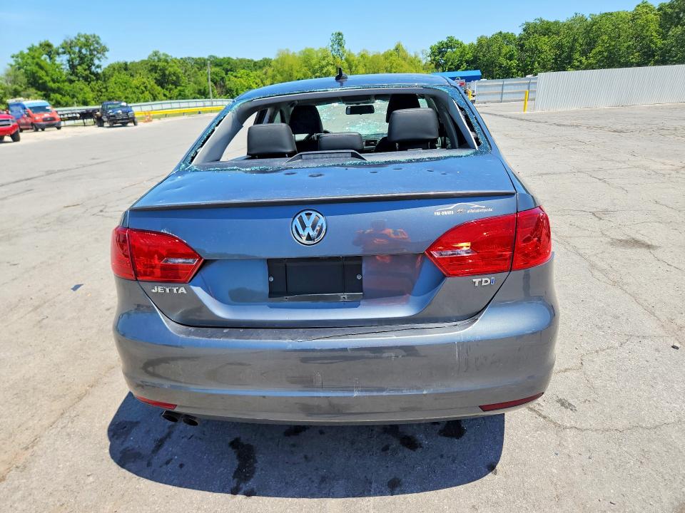 53283006 :رقم المزاد ، 3VWLL7AJ6EM416608 vin ، 2014 Volkswagen Jetta مزاد بيع