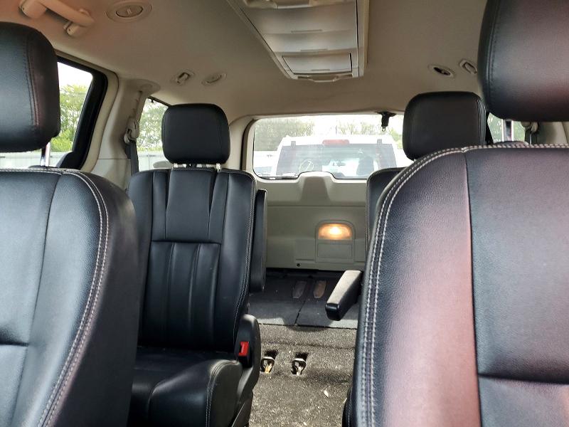 Продажа на аукционе авто 2015 Chrysler Town & Country, vin: 2C4RC1BG2FR727430, номер лота: 52420496