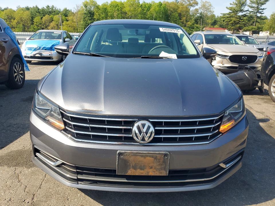54092916 :رقم المزاد ، 1VWAT7A38HC000574 vin ، 2017 Volkswagen Passat R-line Automa مزاد بيع