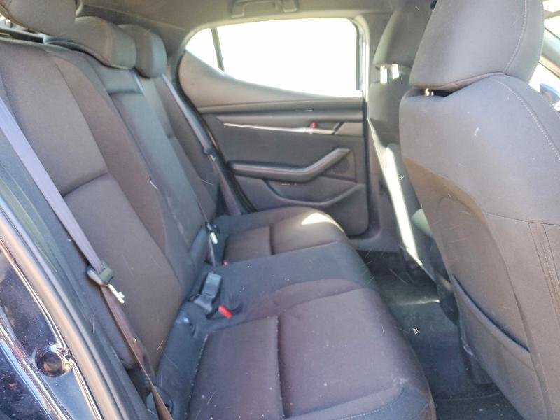 53267976 :رقم المزاد ، JM1BPALL5N1515447 vin ، 2022 Mazda 3 مزاد بيع