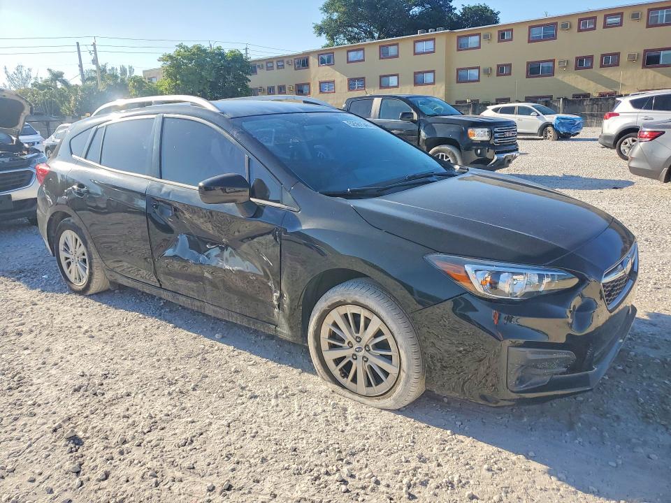 52561546 :رقم المزاد ، 4S3GTAB64J3700732 vin ، 2018 Subaru Impreza مزاد بيع