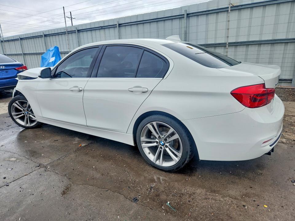 53644906 :رقم المزاد ، WBA8D9C57JEB35175 vin ، 2018 Bmw 330 مزاد بيع
