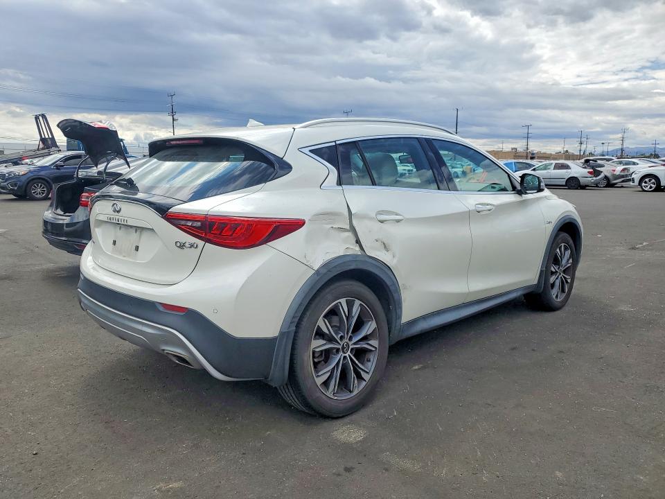 52507586 :رقم المزاد ، SJKCH5CR1HA037302 vin ، 2017 Infiniti Qx30 مزاد بيع