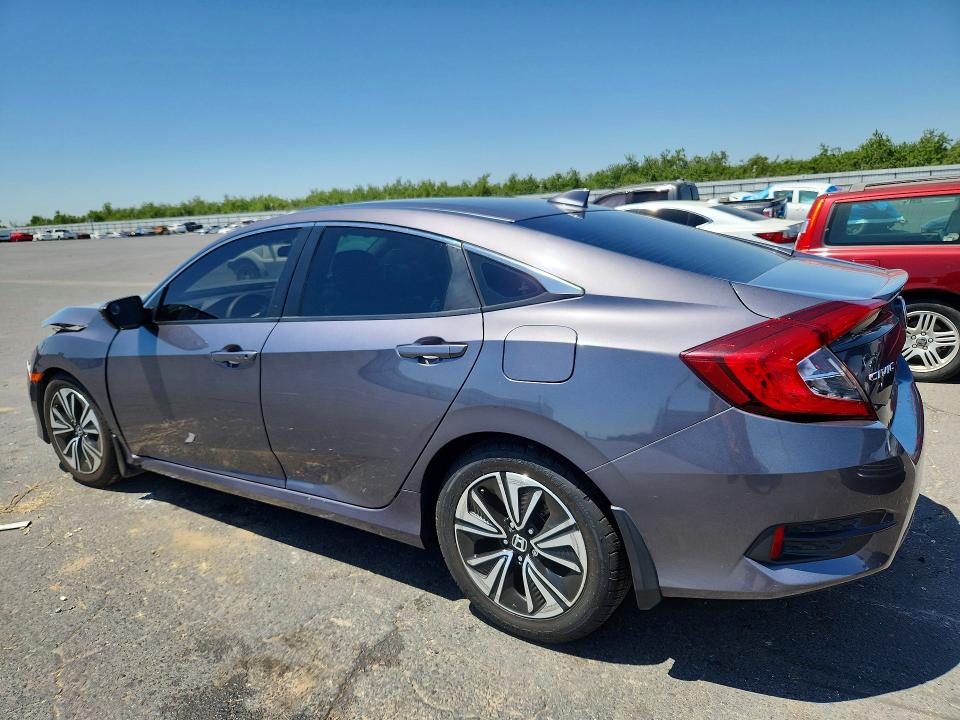 Продажа на аукционе авто 2017 Honda Civic, vin: 2HGFC1F38HH633136, номер лота: 54860296