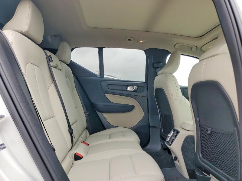 50151466 :رقم المزاد ، YV4L12UC0T2700326 vin ، 2026 Volvo Xc40 مزاد بيع