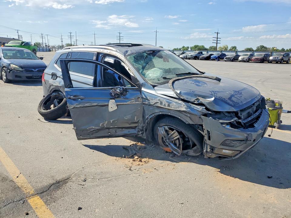 53087076 :رقم المزاد ، 3VV4B7AX6KM027950 vin ، 2019 Volkswagen Tiguan مزاد بيع