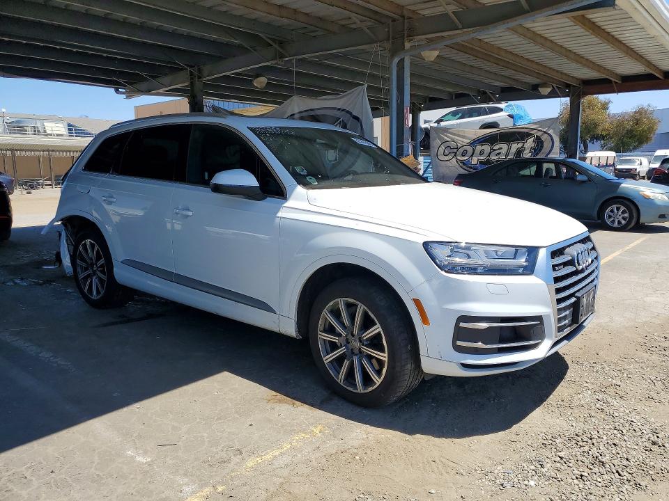 Продажа на аукционе авто 2017 Audi Q7, vin: WA1LAAF7XHD022736, номер лота: 53581566