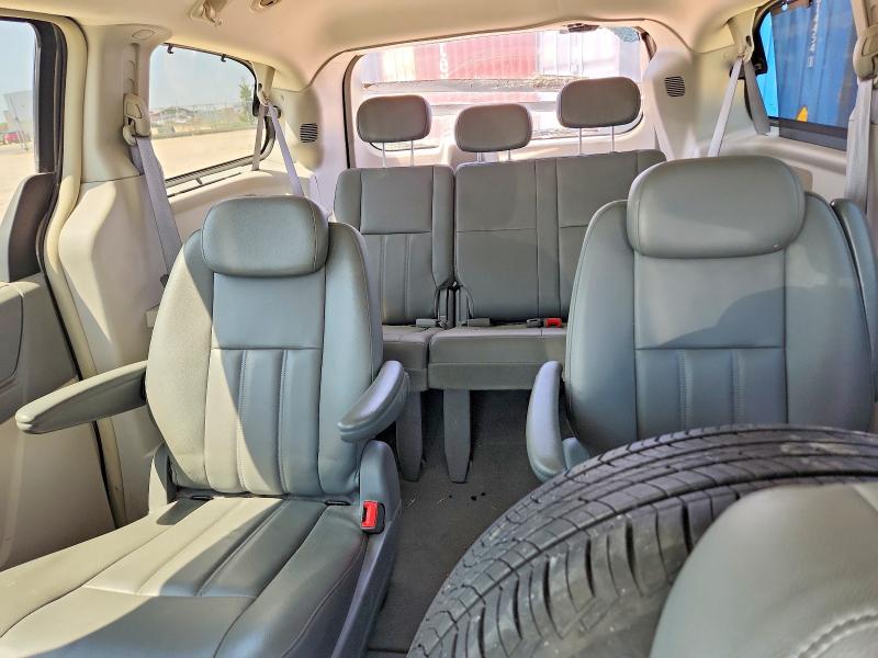 53736146 :رقم المزاد ، 2A4RR5DX0AR398975 vin ، 2010 Chrysler Town & Country مزاد بيع