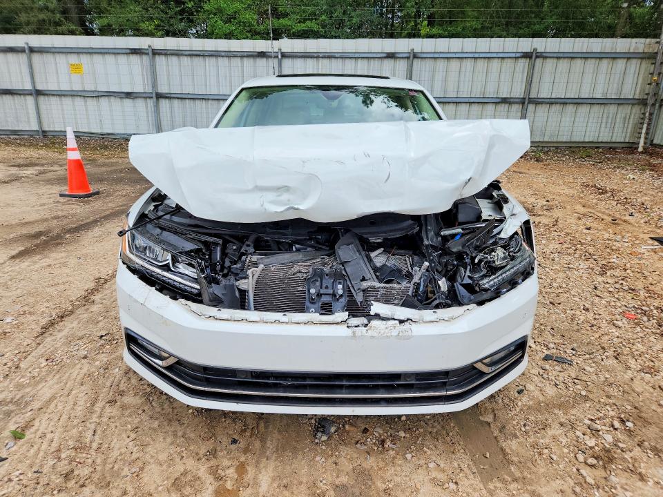Продажа на аукционе авто 2017 Volkswagen Passat, vin: 1VWCT7A30HC017152, номер лота: 53312296