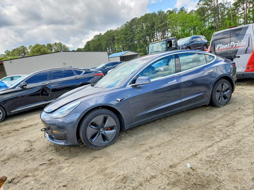 53410446 :رقم المزاد ، 5YJ3E1EA3JF153710 vin ، 2018 Tesla Model 3 مزاد بيع