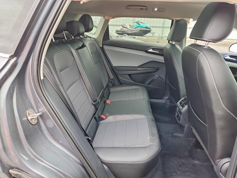 53734696 :رقم المزاد ، 3VVLX7B2XNM098718 vin ، 2022 Volkswagen Taos مزاد بيع